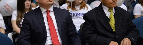 Komu, komu 75 tys. miesięcznie? Polacy stoją właśnie przed dylematem, komu podarować taką forsę