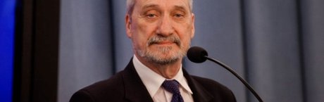 Macierewicz: Kopacz wstydzi się Laska