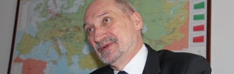 Macierewicz: Pierwszym strzałem był 10/04