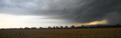 Nad premierem gromadzą się czarne chmury