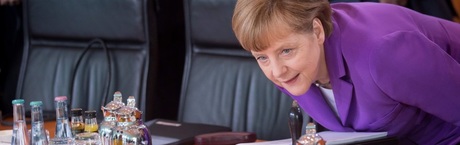 Najciemniej jest pod żyrandolem