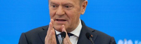 „Po trupach do celu”. Publicysta analizuje strategię polityczną Tuska. Wykorzystywanie samobójstwa, cyniczna narracja po morderstwie