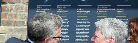 Prof. Żaryn: to koniec okresu ignorancji Niemiec