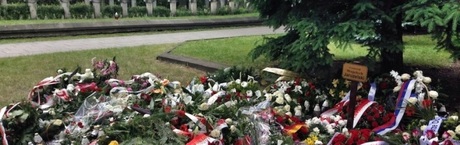 Wolski: Pochówki dygnitarzy PRL na Powązkach to skandal!