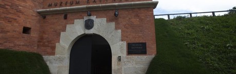 „wSieci”: Dom katyńskich relikwii