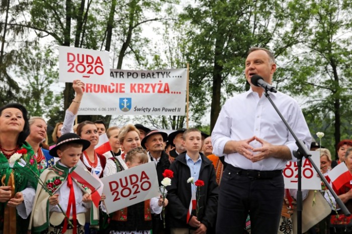 Duda w "Sieci": Chcę wygrać dla przyszłych pokoleń