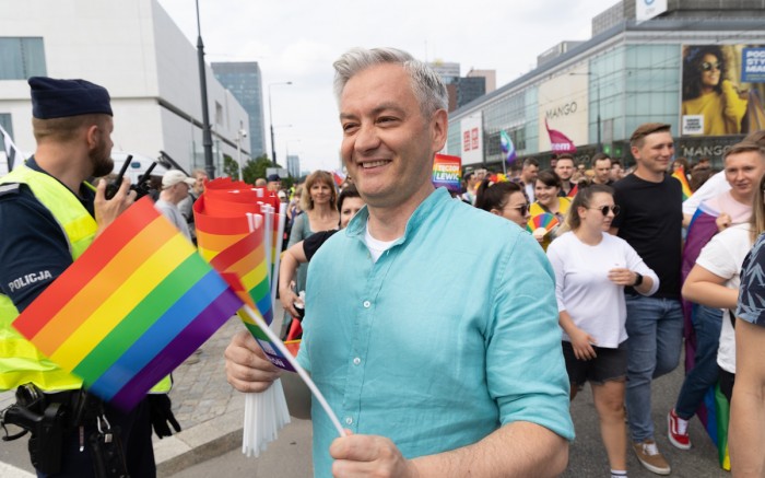 Lewica chce wyrzucić Biedronia! „Ostatnia kadencja gejów podróżników” Lewica chce wyrzucić Biedronia! „Ostatnia kadencja gejów podróżników”
