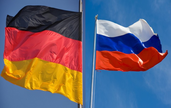 Niemcy uczyli Rosjan, jak skutecznie prowadzić wojnę. Szokujące ustalenia dziennikarskiego śledztwa o polityce patronki Tuska Niemcy uczyli Rosjan, jak skutecznie prowadzić wojnę. Szokujące ustalenia dziennikarskiego śledztwa o polityce patronki Tuska