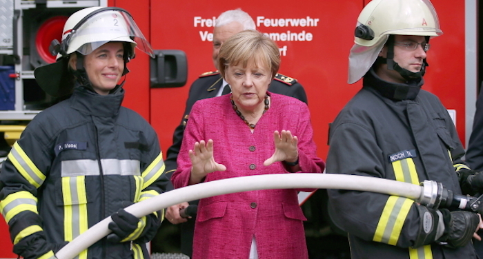 Płużański: Merkel nas lekceważy