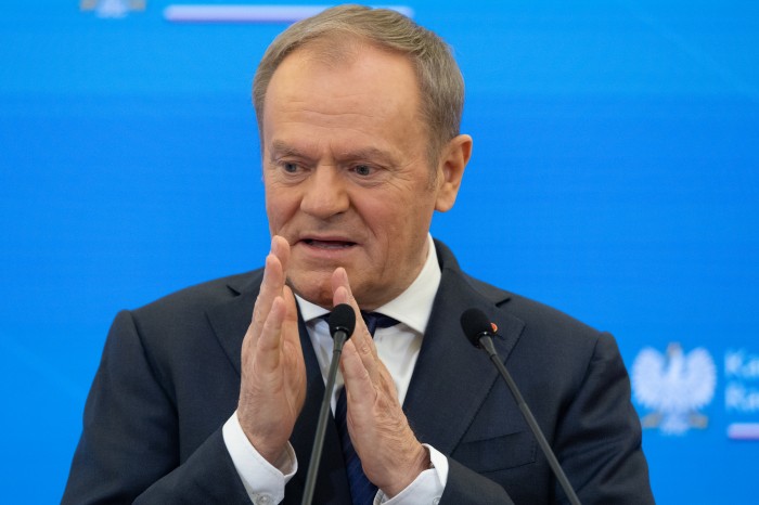 „Po trupach do celu”. Publicysta analizuje strategię polityczną Tuska. Wykorzystywanie samobójstwa, cyniczna narracja po morderstwie