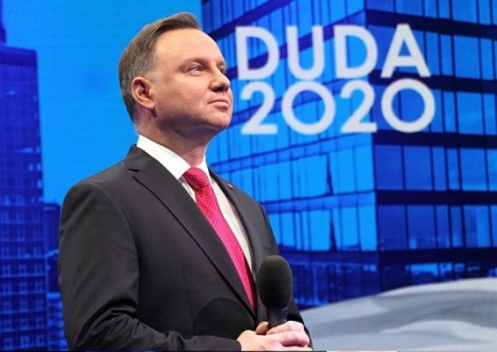 "Sieci": Duda przetrwał nawałnicę