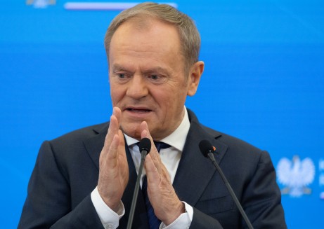 „Po trupach do celu”. Publicysta analizuje strategię polityczną Tuska. Wykorzystywanie samobójstwa, cyniczna narracja po morderstwie