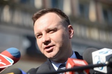 Fijołek: Duda gryzie trawę