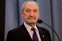 Macierewicz: Kopacz wstydzi się Laska