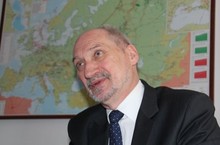 Macierewicz: Pierwszym strzałem był 10/04