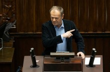 Tusk nie ma we krwi obrony kobiet. „Gnojek”, który „spieprzył jej całe życie”